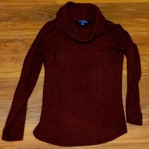 Cowl neck sweater. burgundy